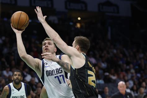 Doncic, Mavericks suffer another costly loss to Hornets .